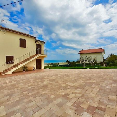 Casa Vacanze Con Vista Mare E Giardino - Amanecer Марзока ди Сенигалия Екстериор снимка