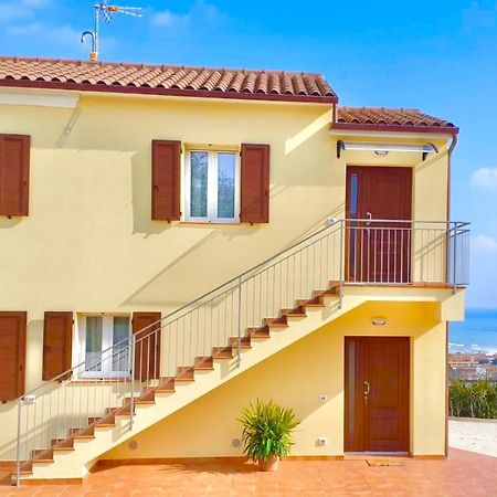Casa Vacanze Con Vista Mare E Giardino - Amanecer Марзока ди Сенигалия Екстериор снимка