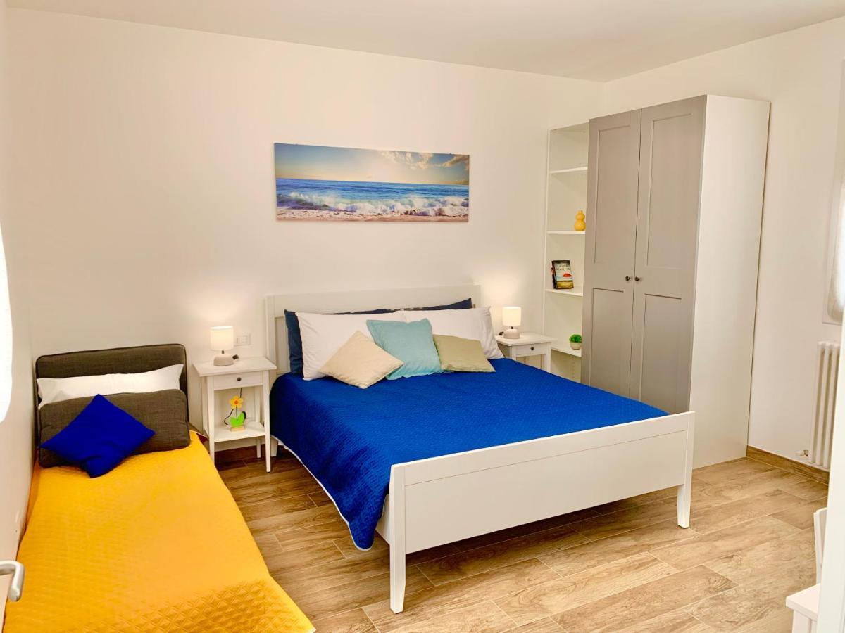Casa Vacanze Con Vista Mare E Giardino - Amanecer Марзока ди Сенигалия Екстериор снимка