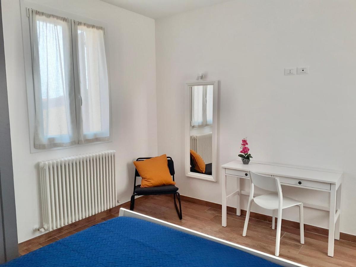 Casa Vacanze Con Vista Mare E Giardino - Amanecer Марзока ди Сенигалия Екстериор снимка