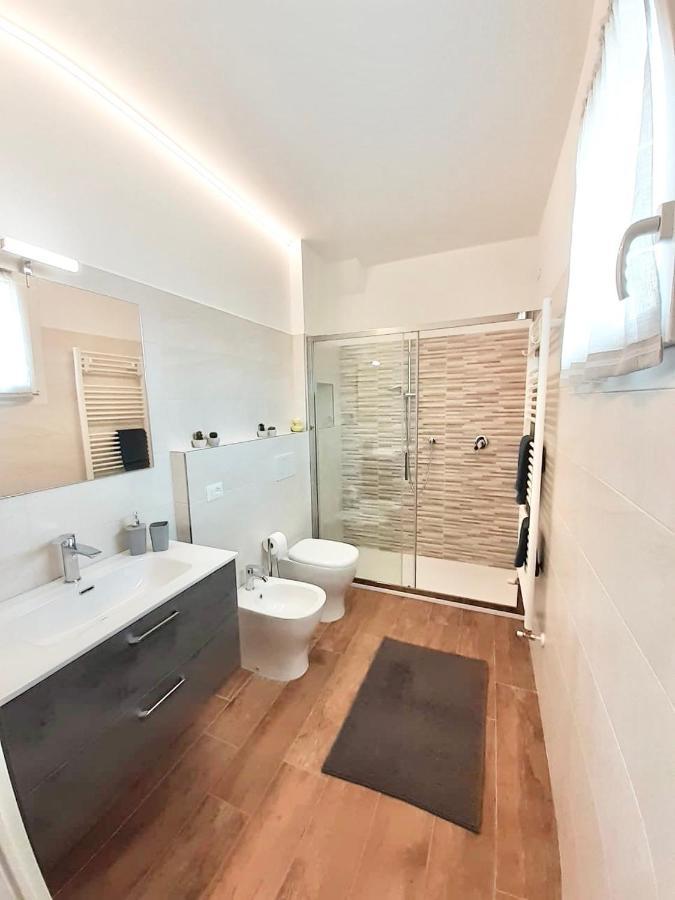 Casa Vacanze Con Vista Mare E Giardino - Amanecer Марзока ди Сенигалия Екстериор снимка